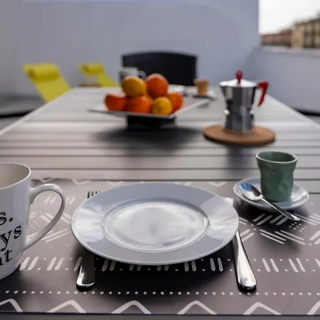 Rooftop Terrace - Your Oasis In The 나폴리